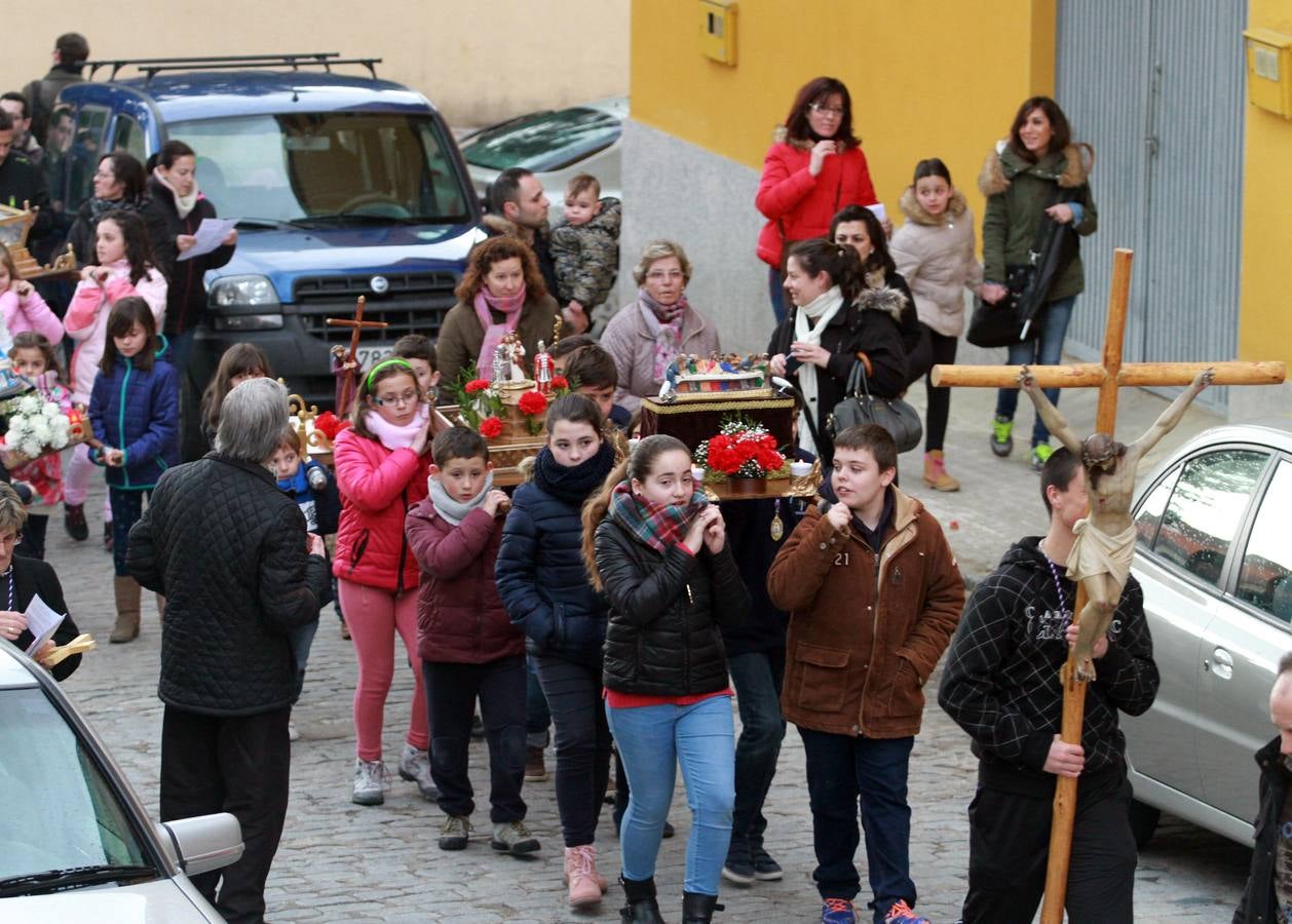 Procesión de la Pasión de Jesucristo por los niños del barrio de  San José de Segovia