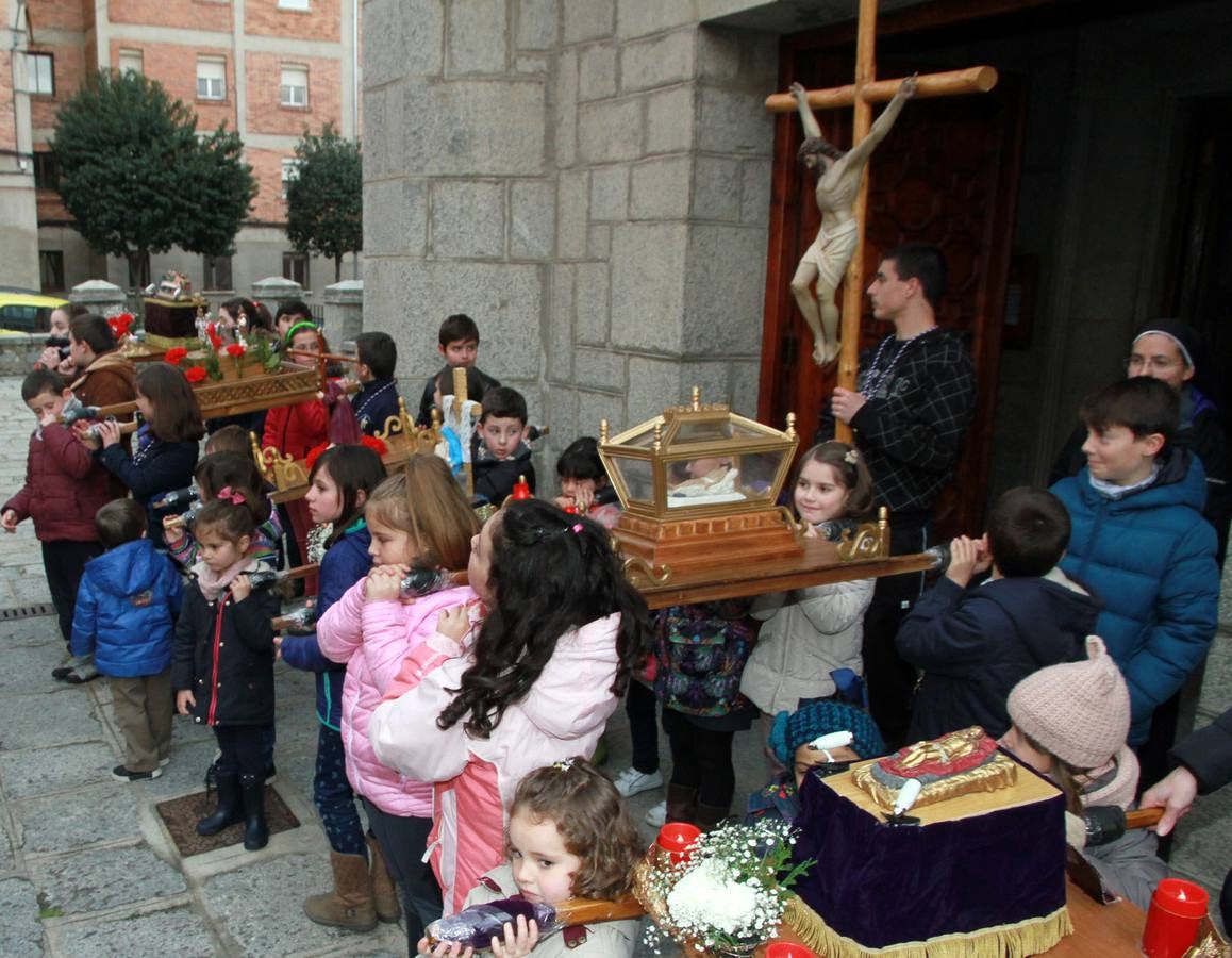 Procesión de la Pasión de Jesucristo por los niños del barrio de  San José de Segovia