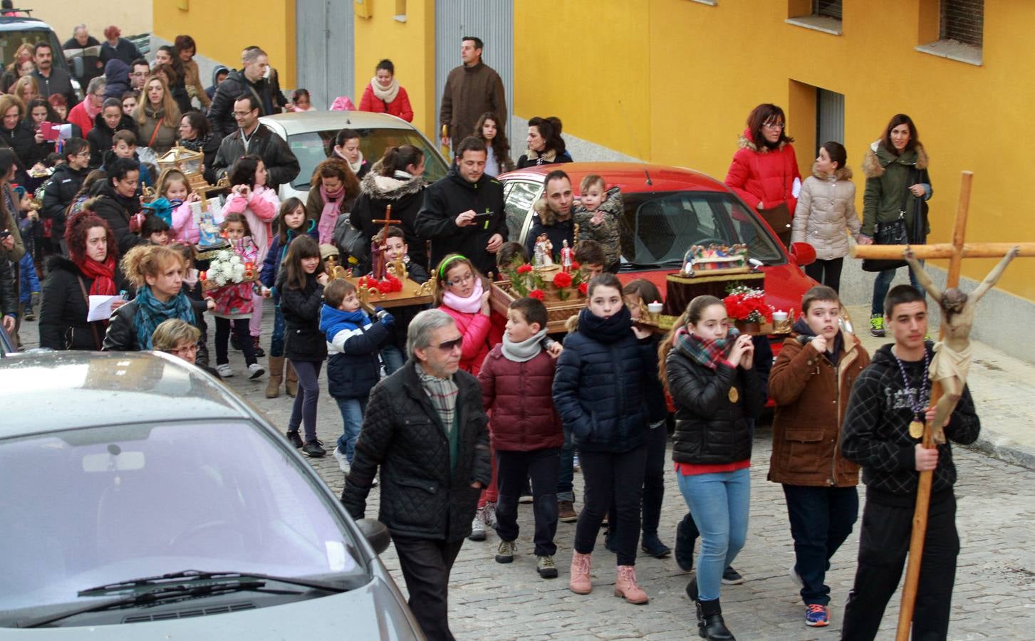 Procesión de la Pasión de Jesucristo por los niños del barrio de  San José de Segovia