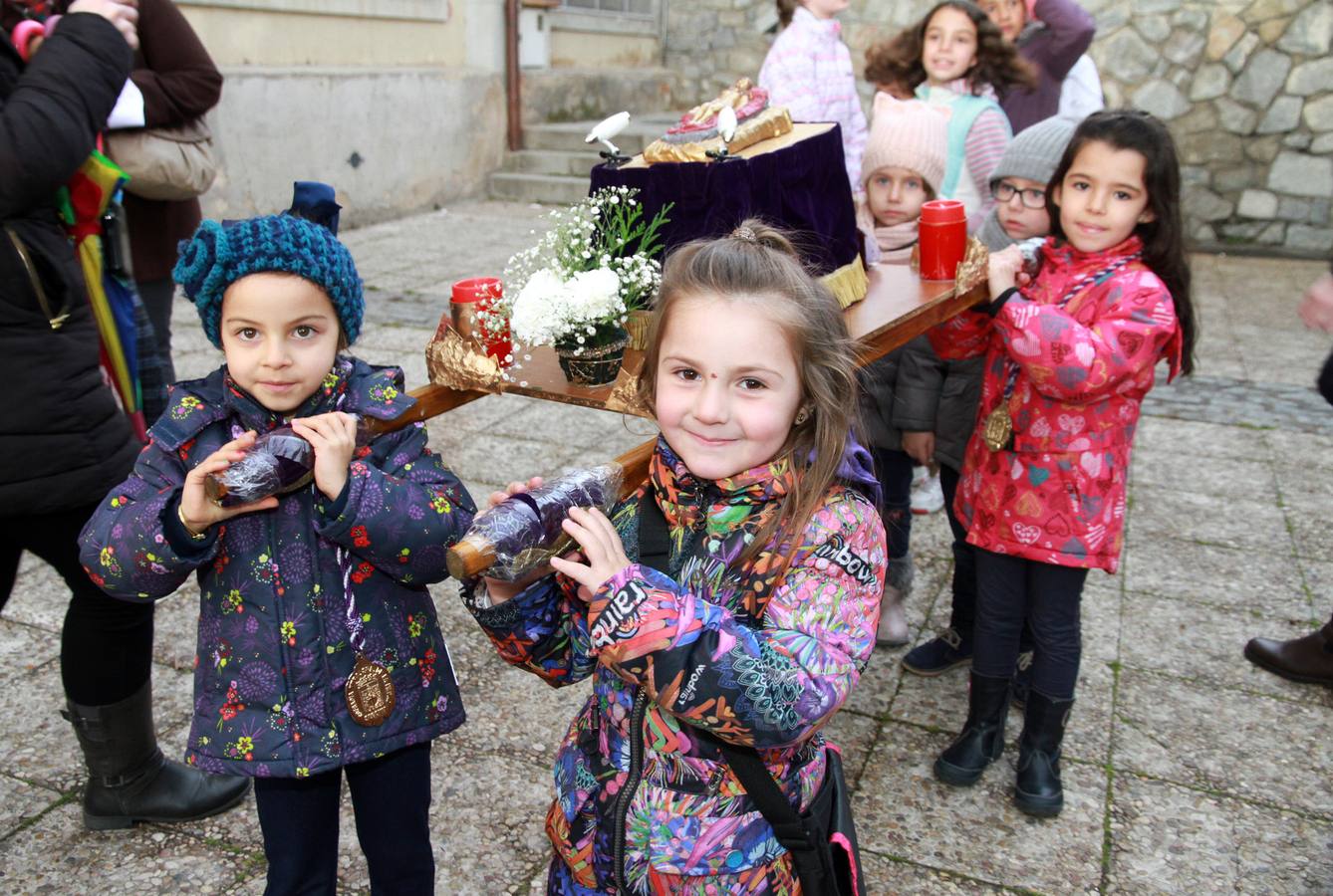 Procesión de la Pasión de Jesucristo por los niños del barrio de  San José de Segovia