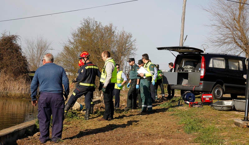 Fallecen dos personas al caer el coche en el que viajaban a una balsa en Dueñas (Palencia)