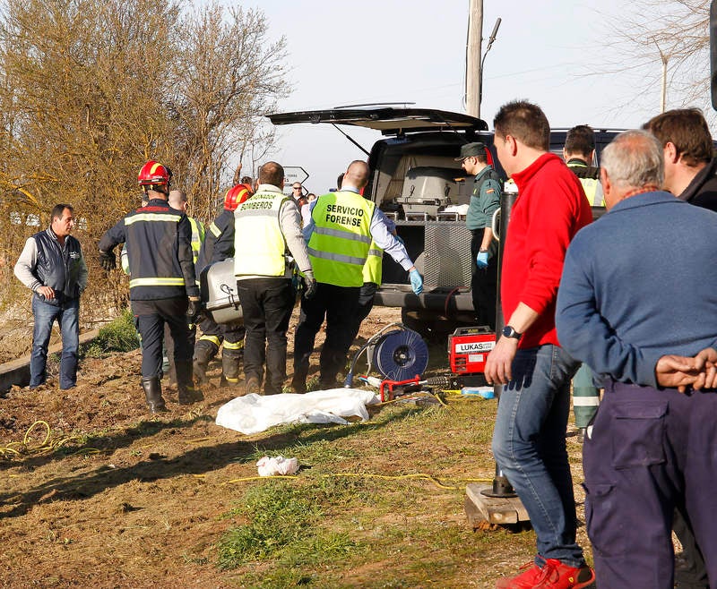 Fallecen dos personas al caer el coche en el que viajaban a una balsa en Dueñas (Palencia)