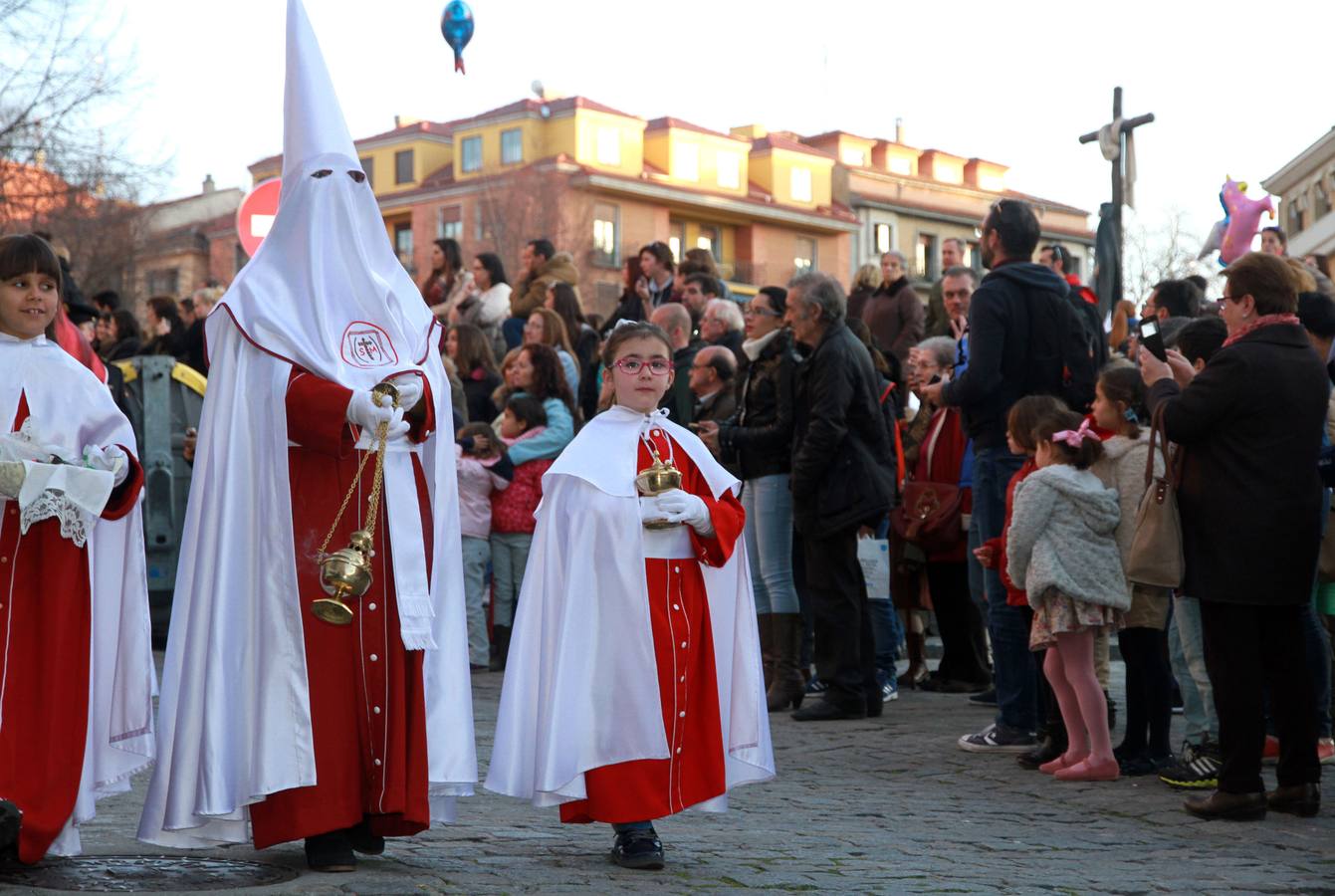 Procesión de Nuestra Señora de la Soledad al Pie de la Cruz y del Santísimo Cristo en su Última Palabra en Segovia