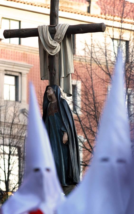 Procesión de Nuestra Señora de la Soledad al Pie de la Cruz y del Santísimo Cristo en su Última Palabra en Segovia