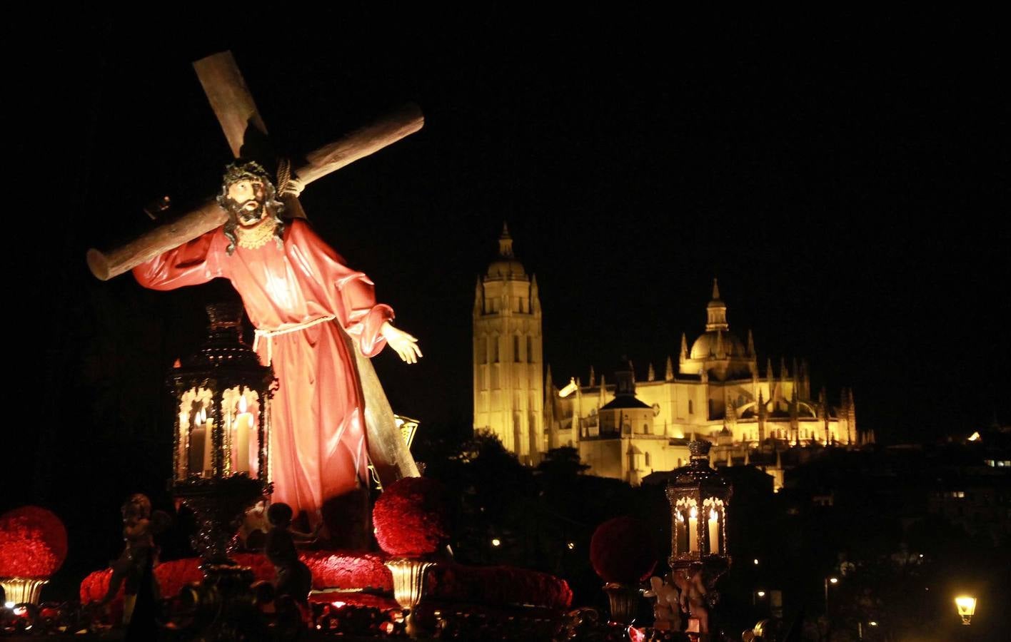 Procesión del Santo Cristo de la Cruz en Segovia