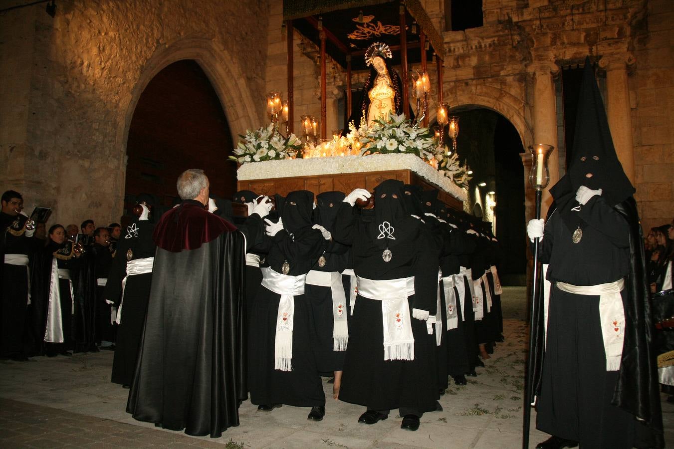 Procesión del Viernes Santo en Cuéllar (Segvia)