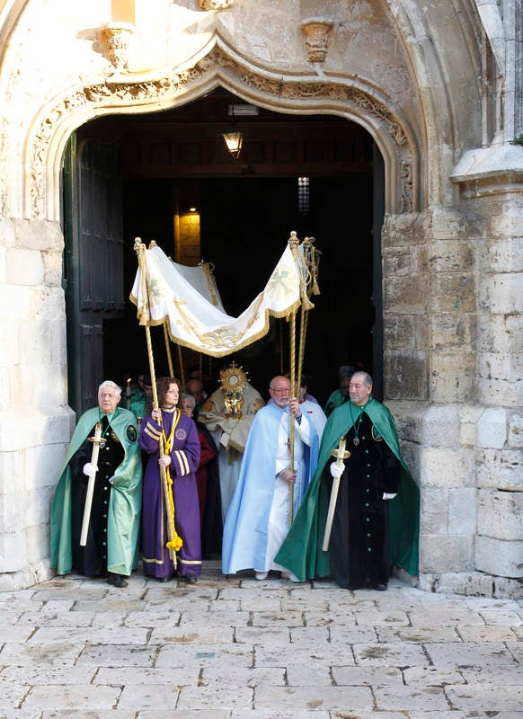 Procesión del Rompimiento del Velo en Palencia