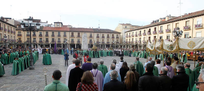 Procesión del Rompimiento del Velo en Palencia