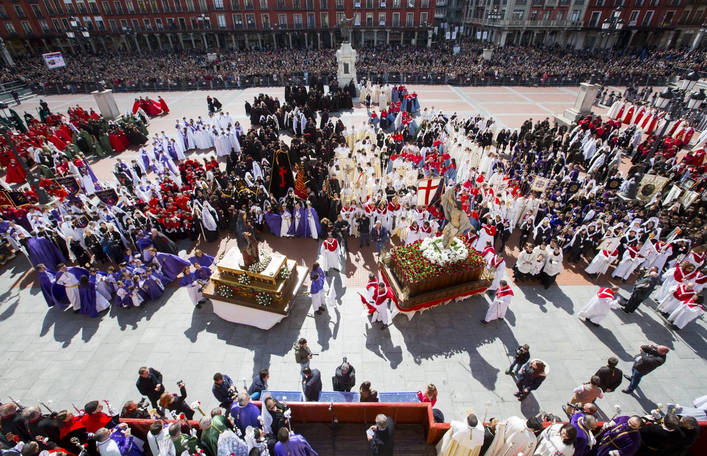 Encuentro de Jesús Resucitado con la Virgen de la Alegría en Valladolid