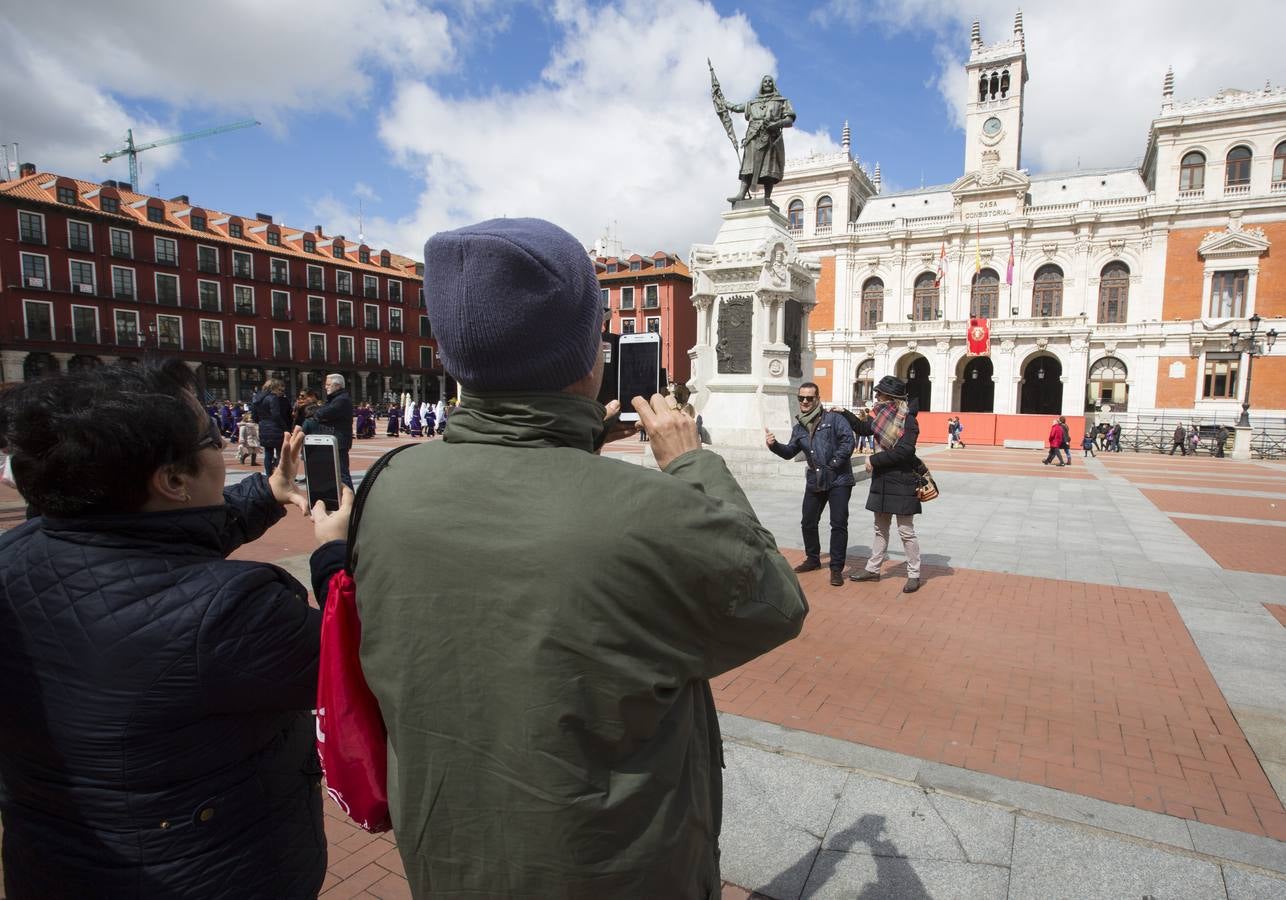 Encuentro de Jesús Resucitado con la Virgen de la Alegría en Valladolid