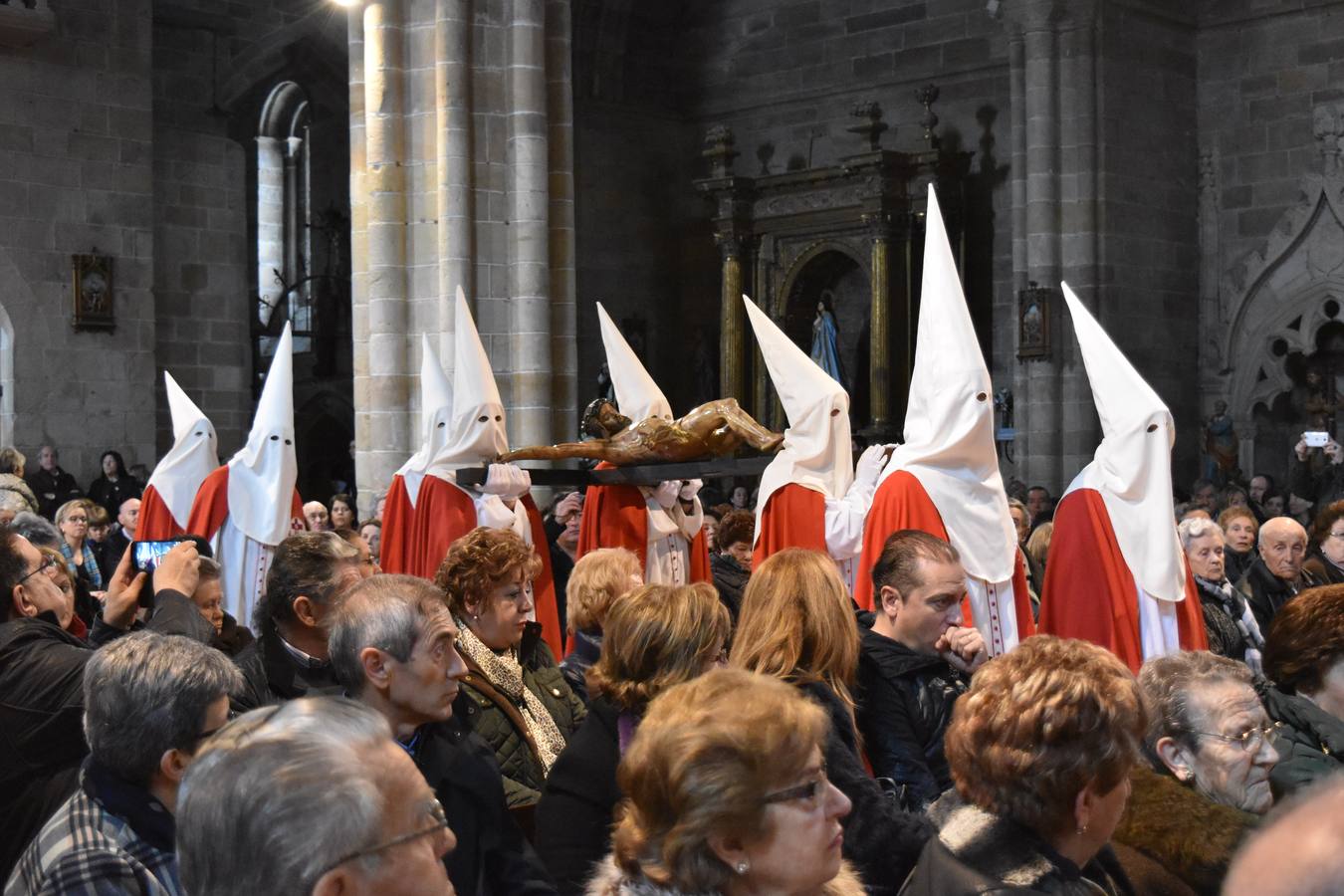 Aguilar de Campoo representa la muerte de Jesús a través de La Arbolada