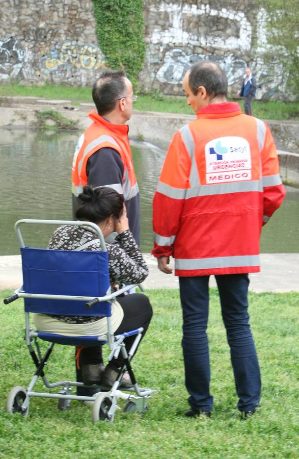 Los bomberos de Ponferrada buscan a un niño que fue arrastrado por las aguas del río Sil