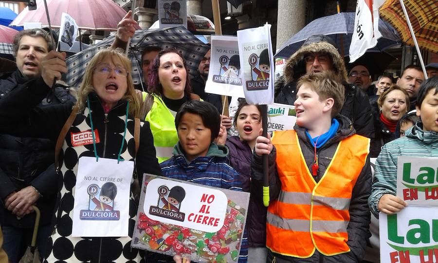 Manifestación en Valladolid contra el cierre de Lauki y Dulciora