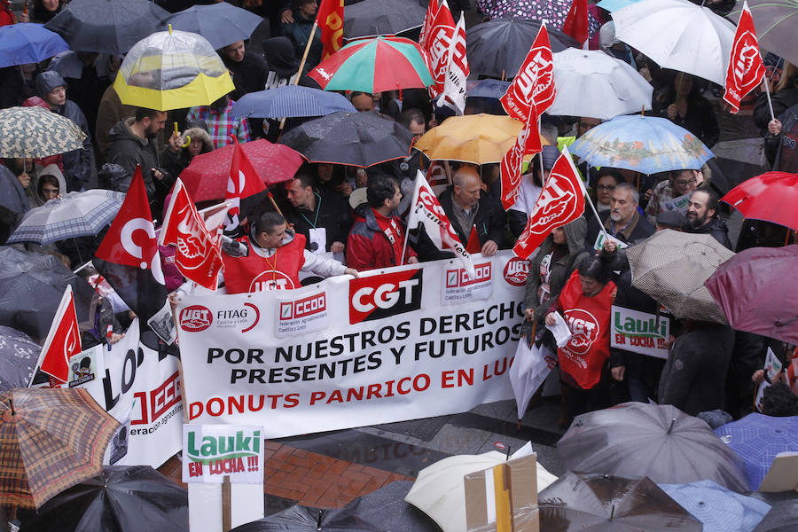 Manifestación en Valladolid contra el cierre de Lauki y Dulciora