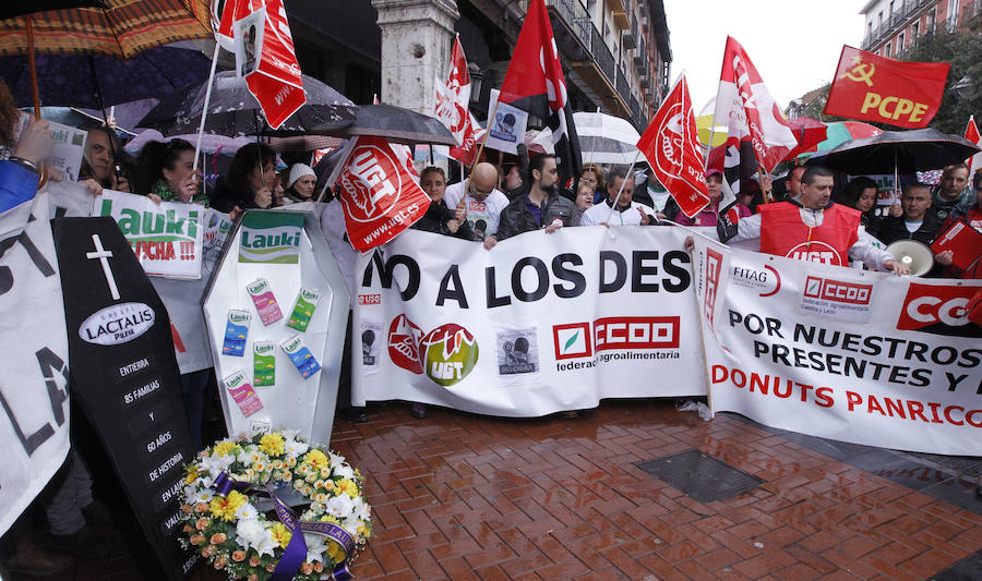 Manifestación en Valladolid contra el cierre de Lauki y Dulciora