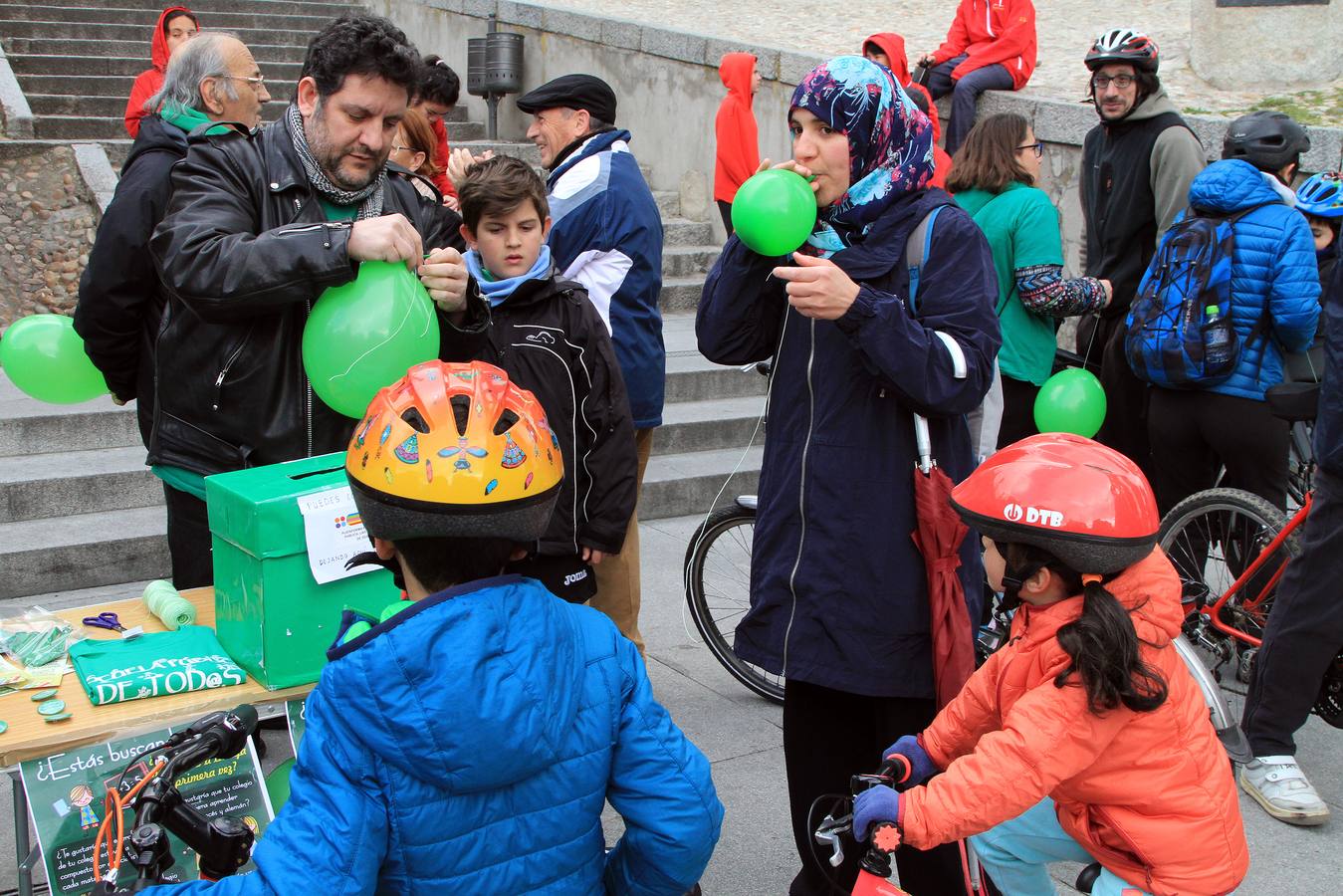 Marcha en bicicleta por la Escuela Pública Laica y Gratuita de Segovia