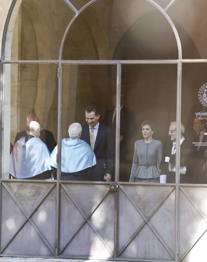 Los Reyes presiden en Salamanca la investidura honoris causa de Víctor García de la Concha y José Narro (1/2)