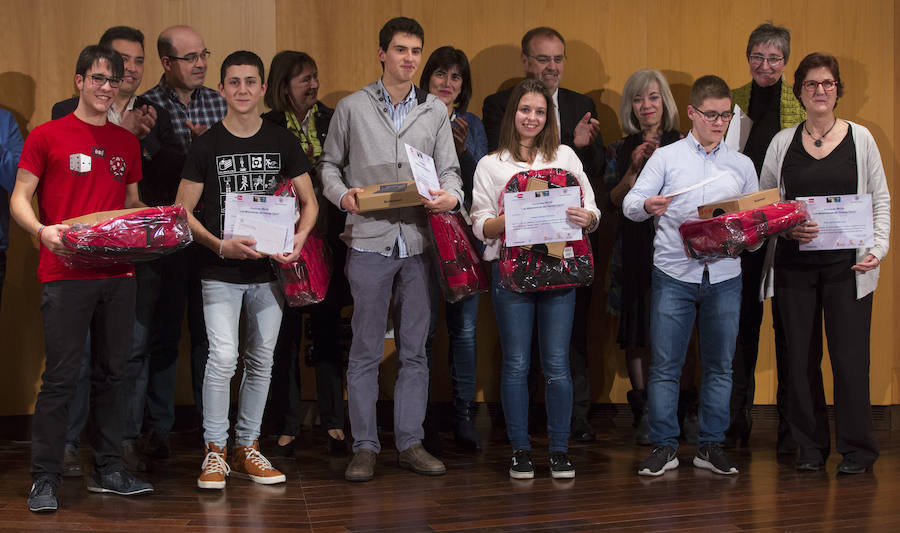 El consejero de Educación, Fernando Rey, entrega los premios IMUVA &#039;Las matematicas de la madre tierra&#039;