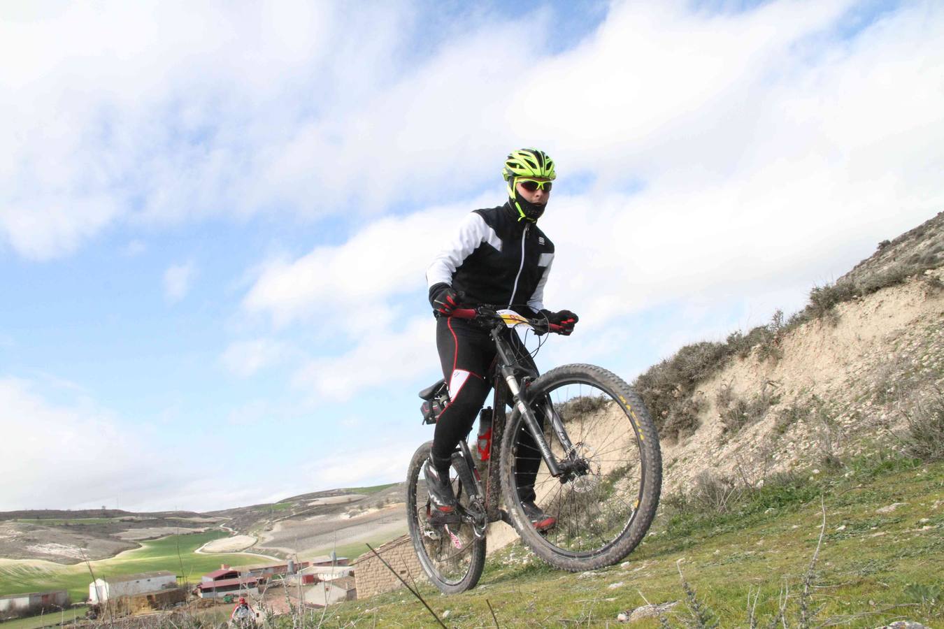 Primera etapa de la BTT Series de Valladolid celebrada en Campaspero (1/2)