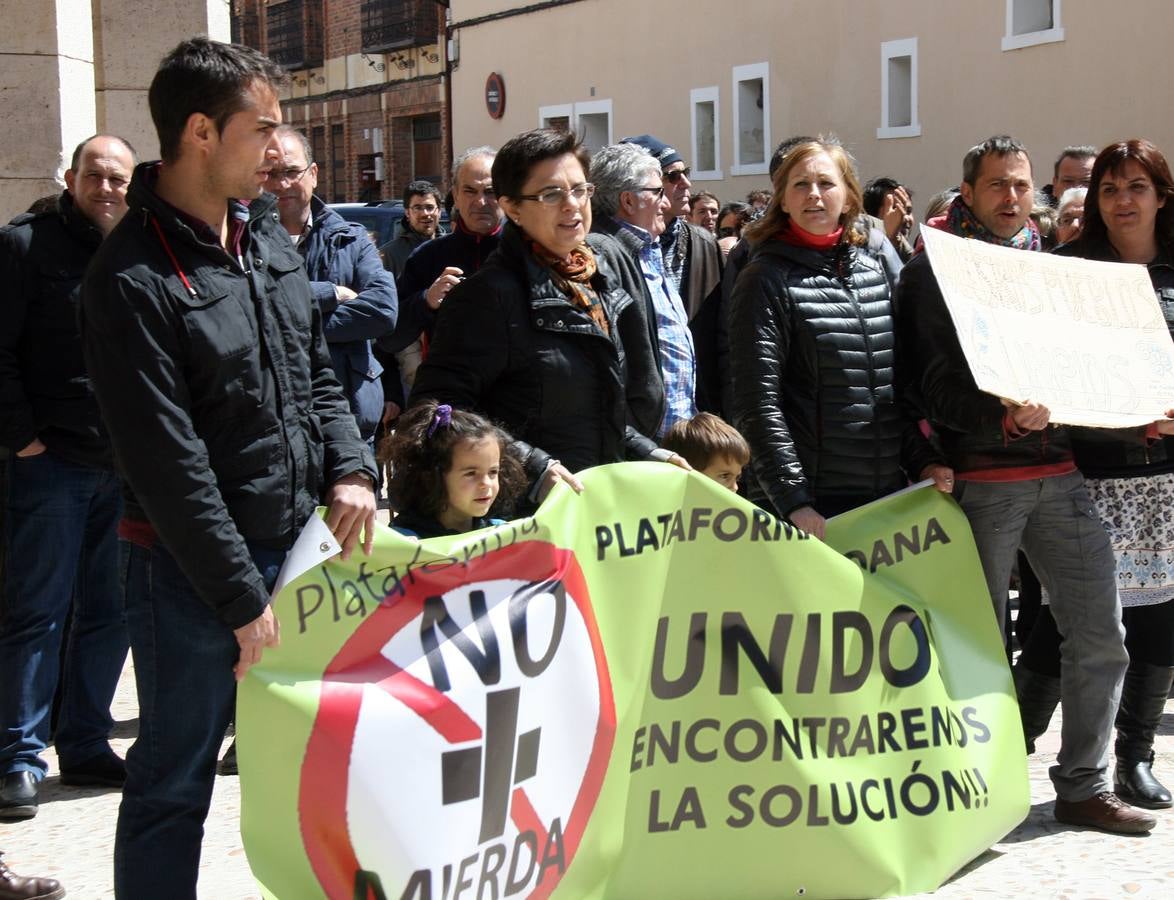 La localidad segoviana de Fuentepelayo se manifiesta en repulsa por los actos vandálicos