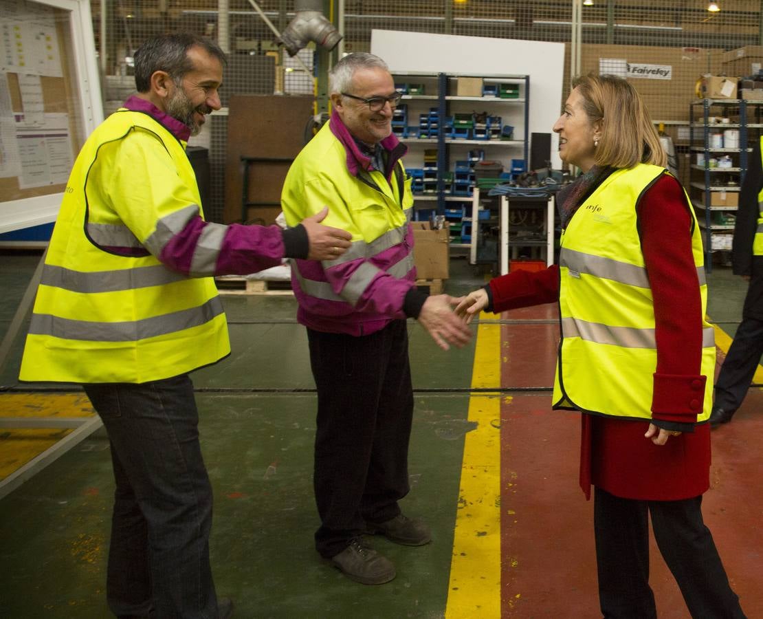 La ministra de Fomento preside en Valladolid la firma de un convenio para impartir un ciclo FP en mantenimiento de material ferroviario