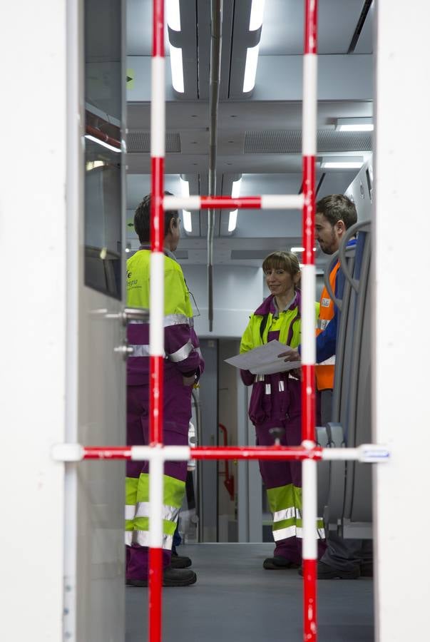 La ministra de Fomento preside en Valladolid la firma de un convenio para impartir un ciclo FP en mantenimiento de material ferroviario