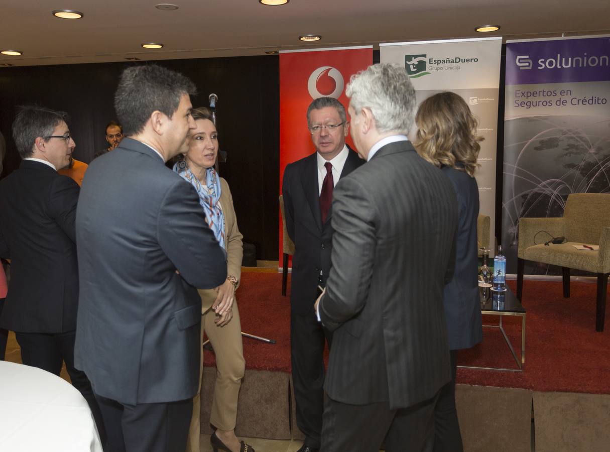 Los exministros Alberto Ruiz Gallardón y Cristina Garmendia participan en el foro empresarial &#039;Diálogos para el desarrollo&#039;