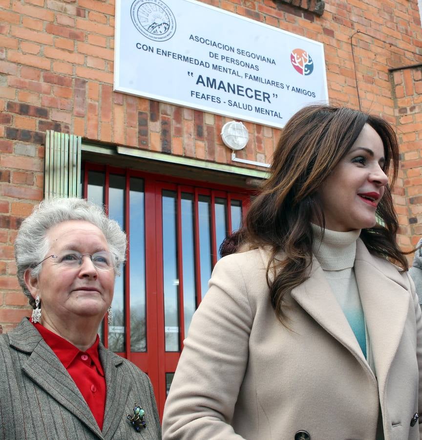 La presidenta de las Cortes, Silvia Clemente, inaugura las nuevas instalaciones de la asociación Amanecer de Segovia