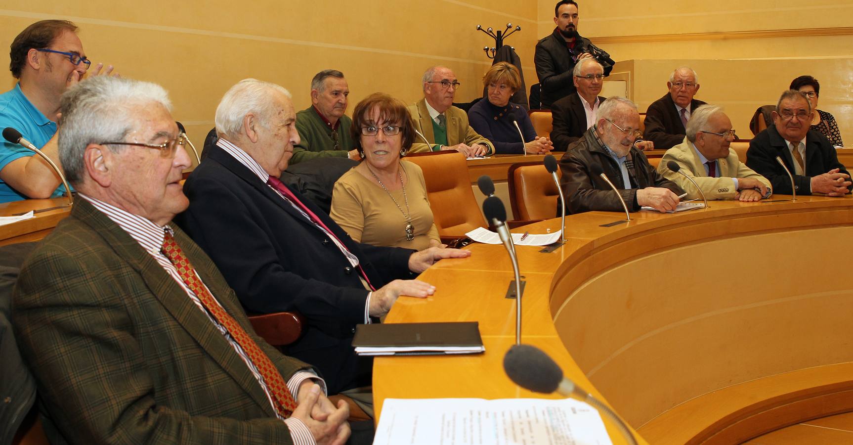Primera reunión plenaria del Senado de los Mayores