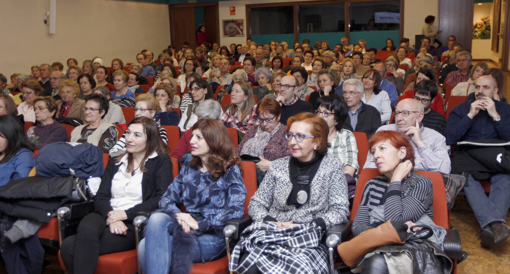 Julia Navarro, en el Aula de Cultura de El Norte de Castilla