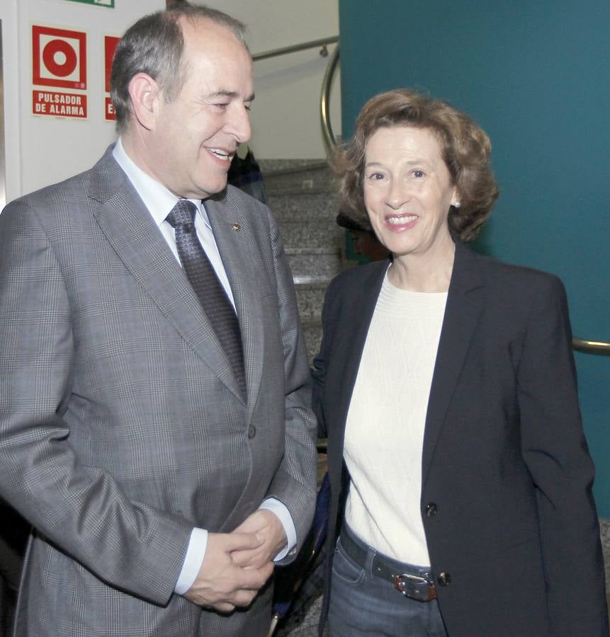 Julia Navarro, en el Aula de Cultura de El Norte de Castilla