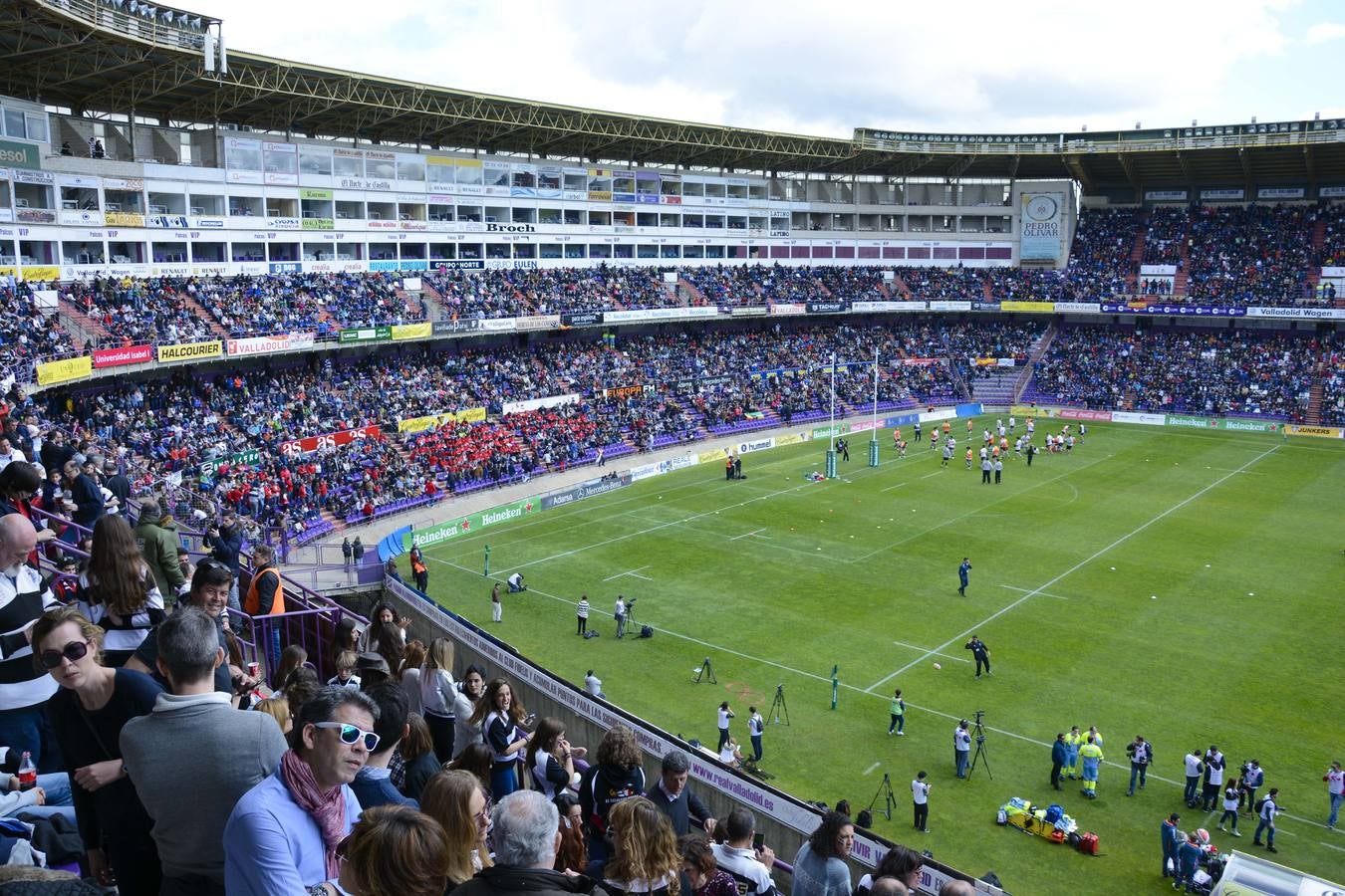 Fotos de las horas previas a la final de la Copa del Rey de rugby en Valladolid (2/3)