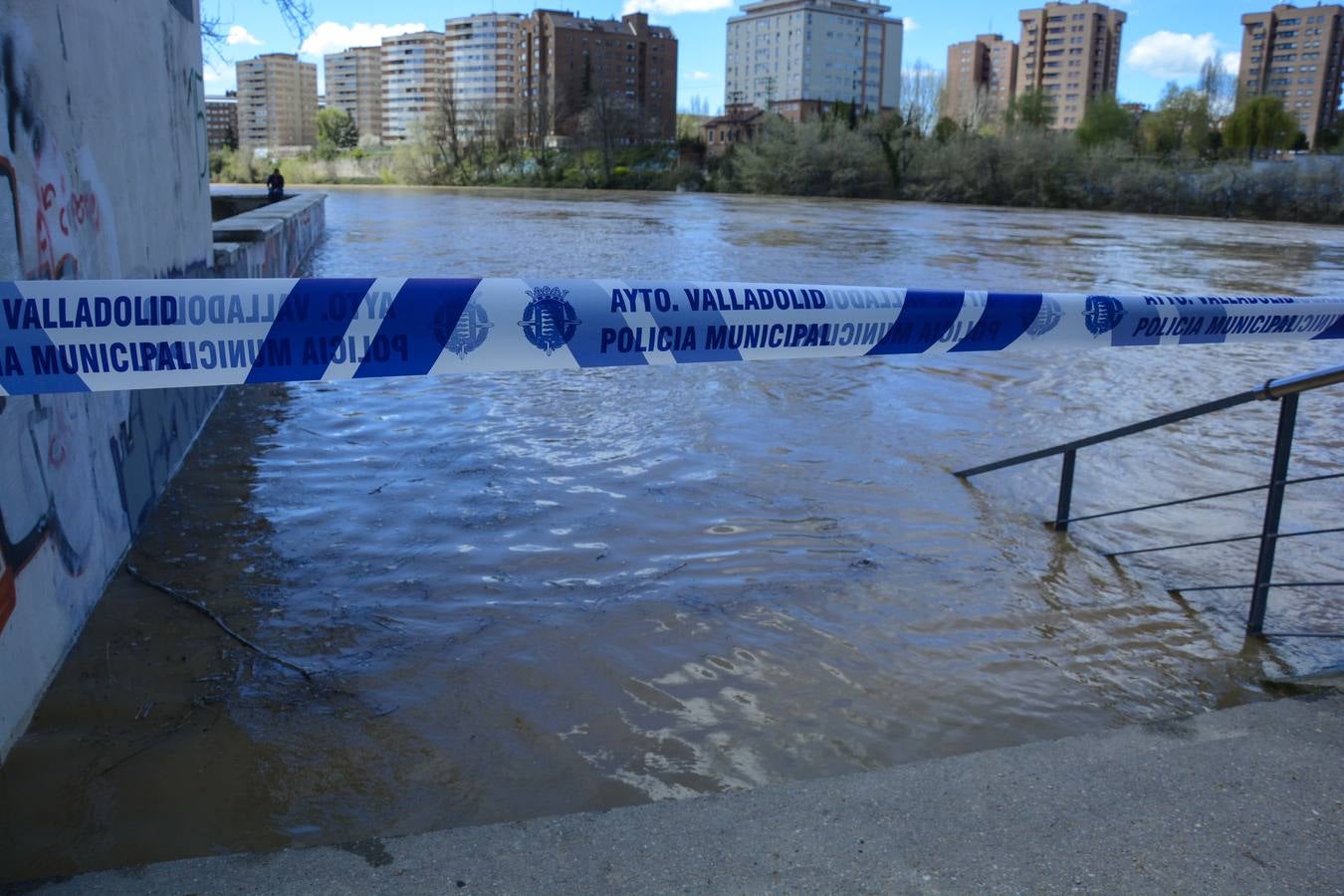 Crecida del Pisuerga a su paso por Valladolid (2/2)