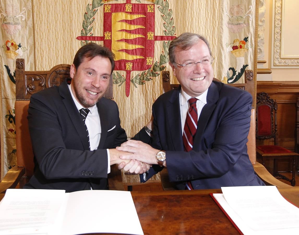 El alcalde de León, Antonio Silván, visita Valladolid