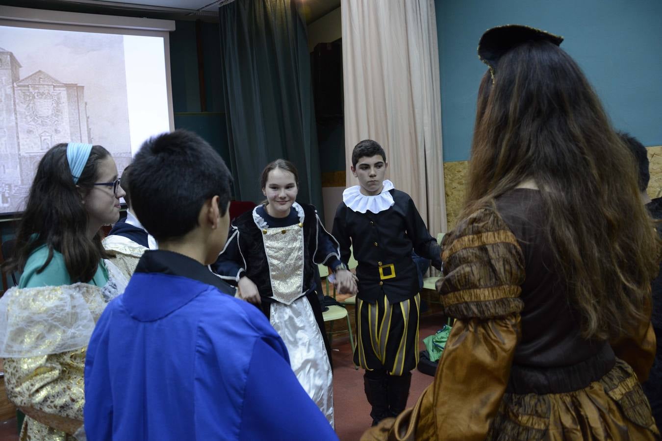 Los alumnos de La Merced ensayan el encuentro de Cervantes y Shakespeare por las calles de Valladolid