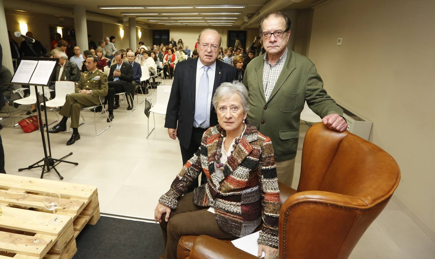 La Casa Revilla dedica su salón de actos al que fuera director de El Norte Francisco de Cossío