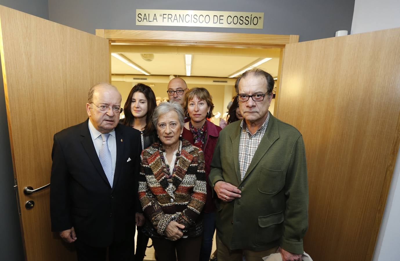 La Casa Revilla dedica su salón de actos al que fuera director de El Norte Francisco de Cossío