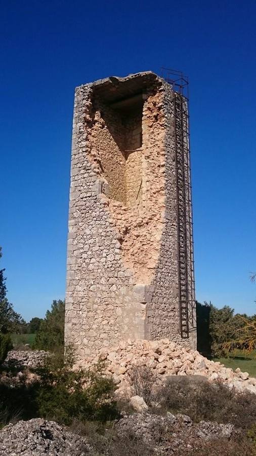 Las lluvias provocan un desprendimiento en el torreón de la Greda