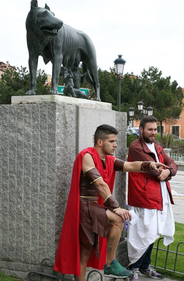 Los estudiantes segovianos celebran el Día de la Fundación de Roma