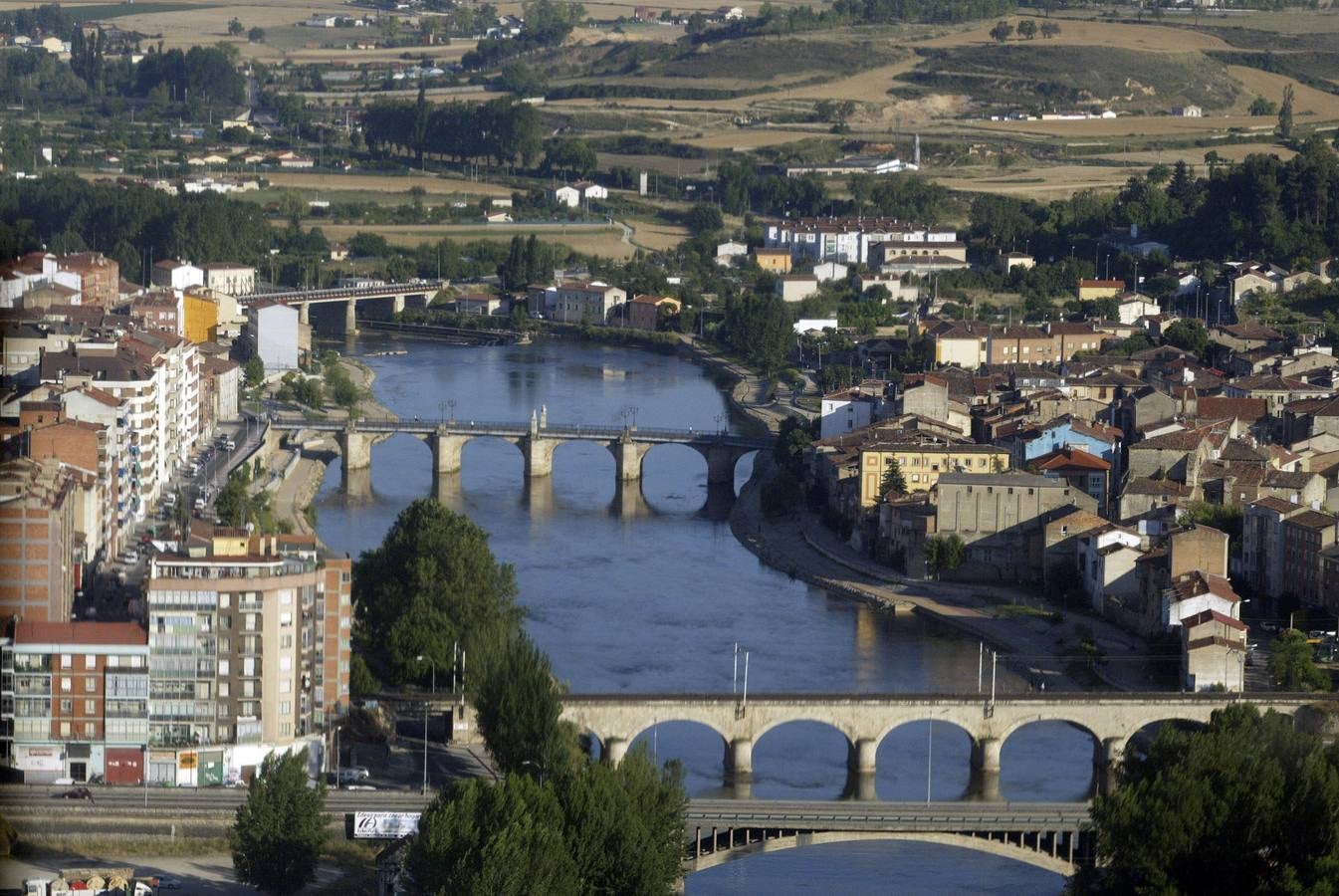 Río Ebro a su paso por Miranda de Ebro.