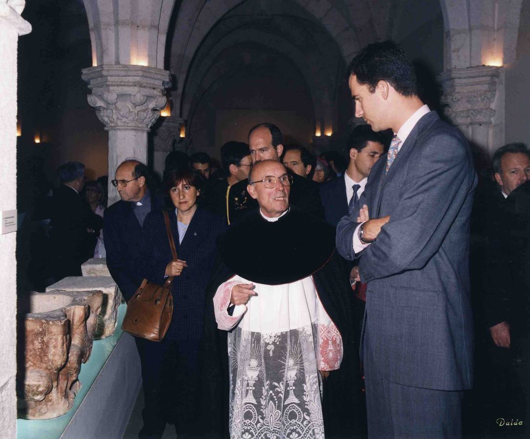26.05.1997 El príncipe Felipe en la inauguración de la exposición de Las Edades del Hombre 'La Ciudad de Seis Pisos' en el Burgo de Osma (Soria).