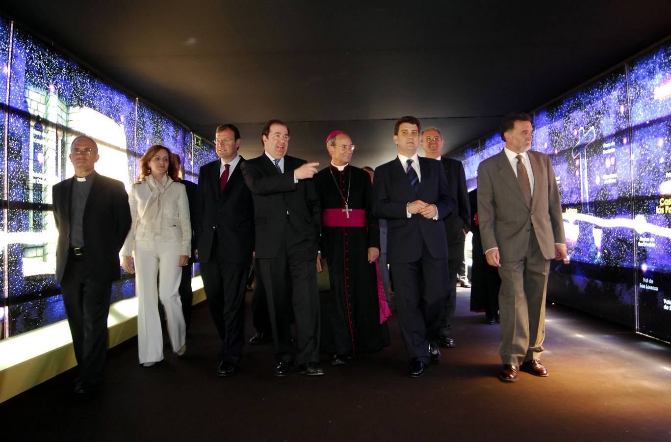 08.05.2007 Juan Vicente Herrera y otras autoridades en la inauguración de la muestra de las Edades del Hombre, en Ponferrada.