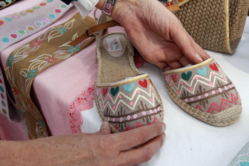 Mercadillo solidario en la Cúpula del Milenio de Valladolid
