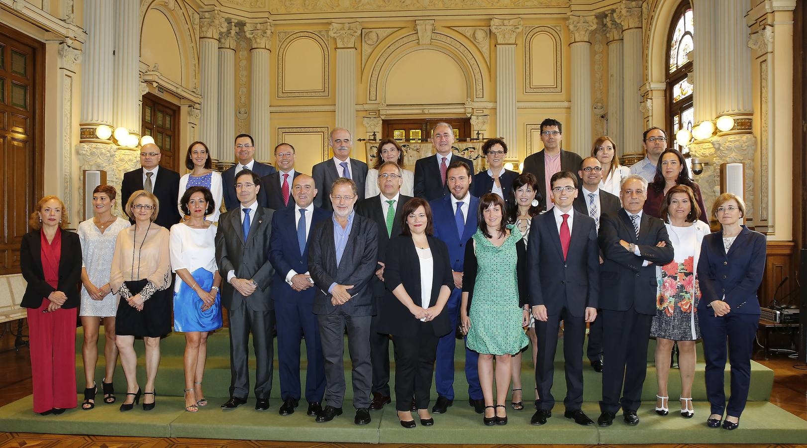 13.06.15 Foto de familia de la nueva corporacion del Ayuntamiento de Valladolid.