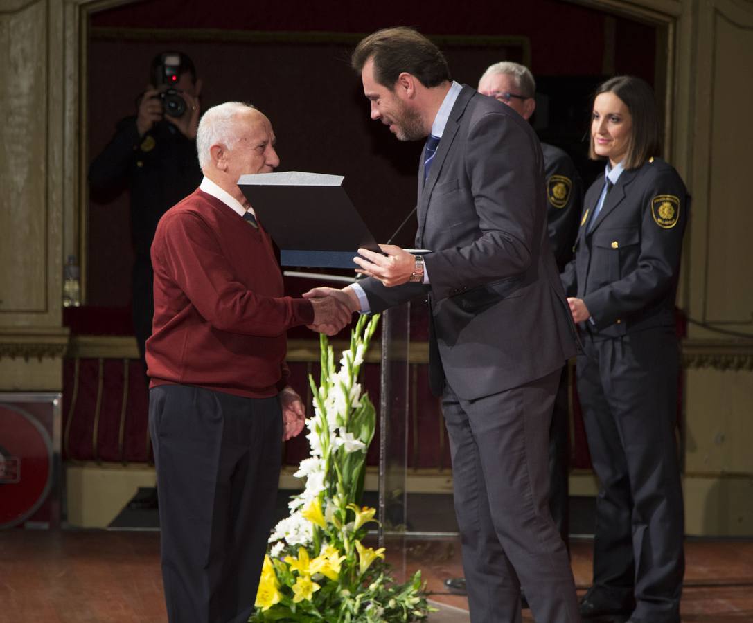 29.11.15 Día de la Policía en el Teatro Calderón de Valladolid.