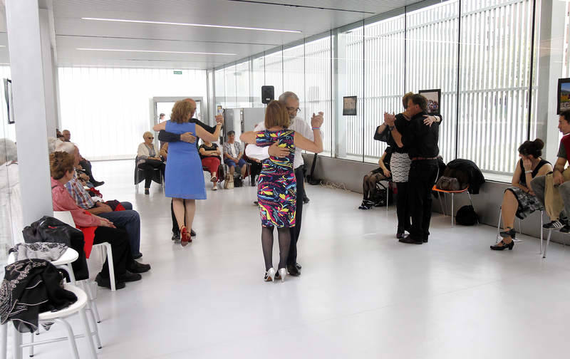 Bailes de salón con la Asociación Cultural 'El Abrazo Palencia Tango'