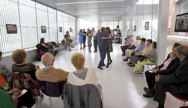 Bailes de salón con la Asociación Cultural 'El Abrazo Palencia Tango'