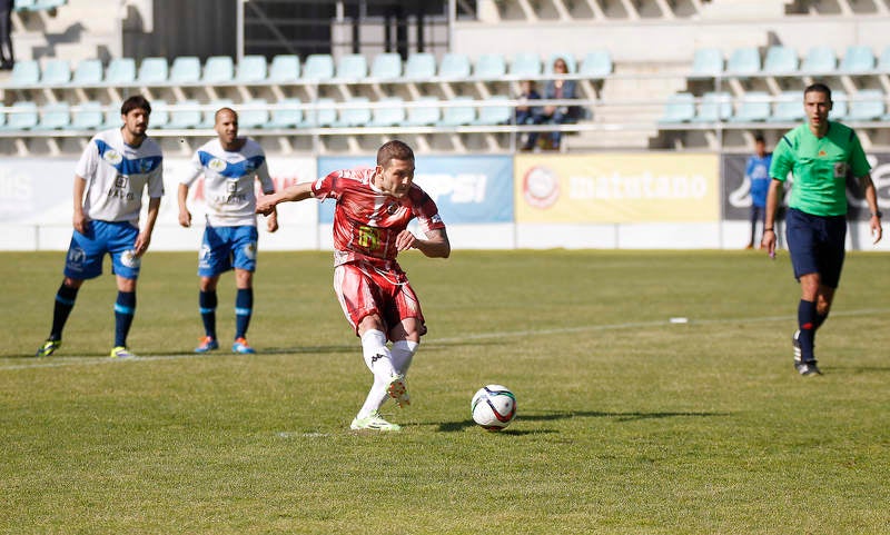 El Deportivo Palencia cae frente al Loja en el primer partido de &#039;play off&#039; (Primera galería)