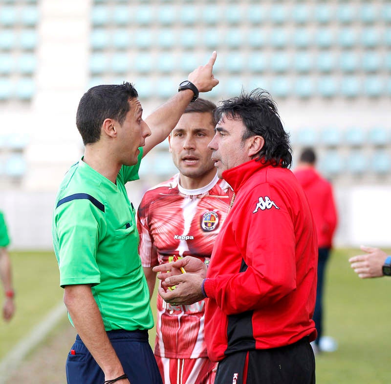 El Deportivo Palencia cae frente al Loja en el primer partido de &#039;play off&#039; (Primera galería)