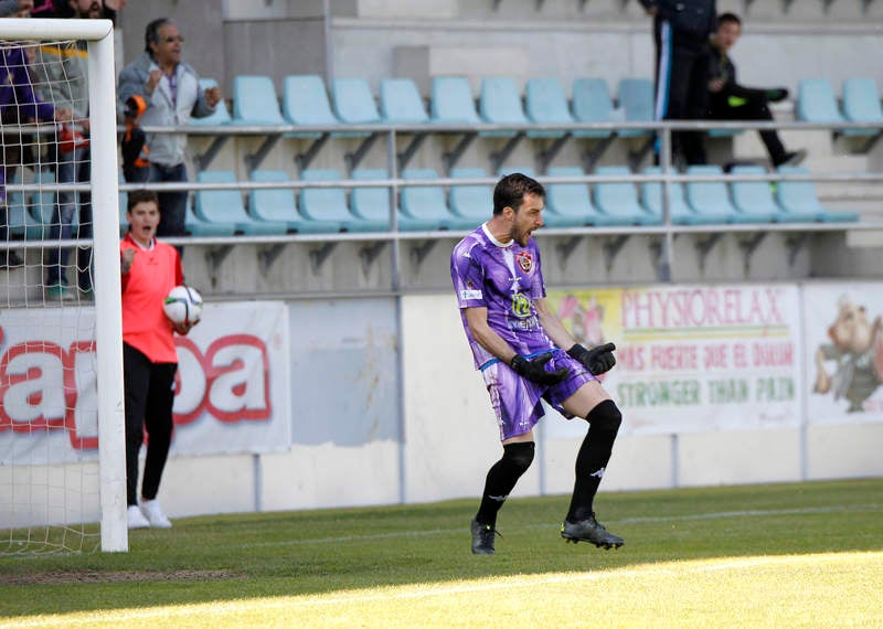 El Deportivo Palencia cae frente al Loja en el primer partido de &#039;play off&#039; (Primera galería)